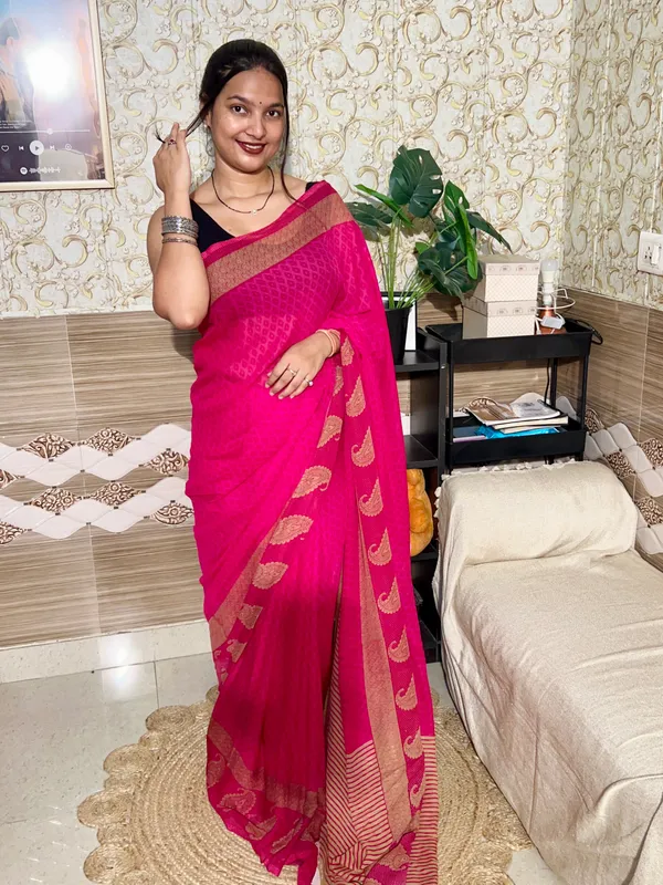 Women's_Printed_Georgette_Saree_With_Unstitched_Blouse_Piece