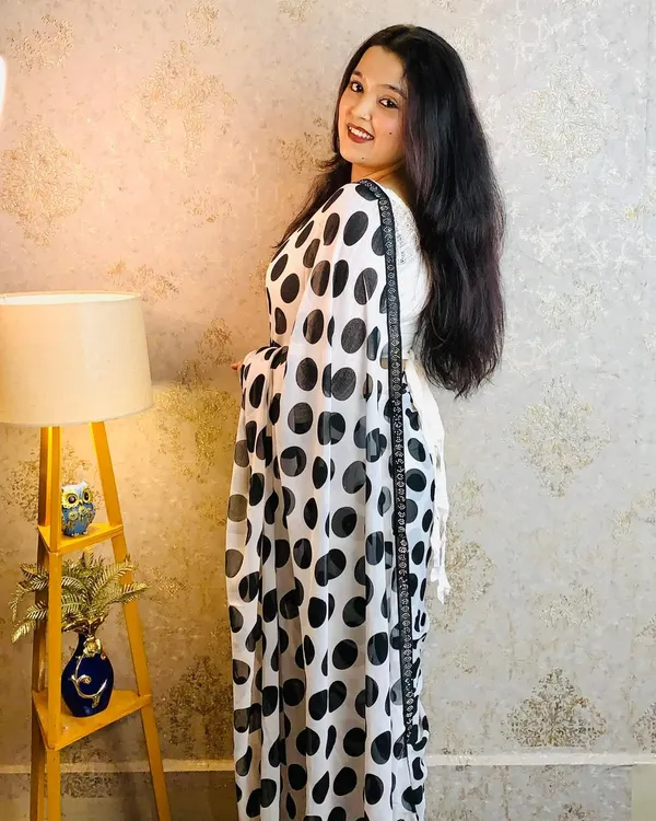Elegant_Printed_Georgette_Lace_Border_Saree_With_Unstitched_Blouse