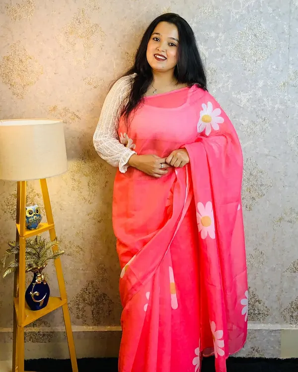 Elegant_Printed_Cotton_Linen_Saree_With_Unstitched_Blouse