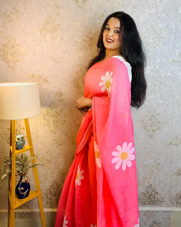 Elegant_Printed_Cotton_Linen_Saree_With_Unstitched_Blouse