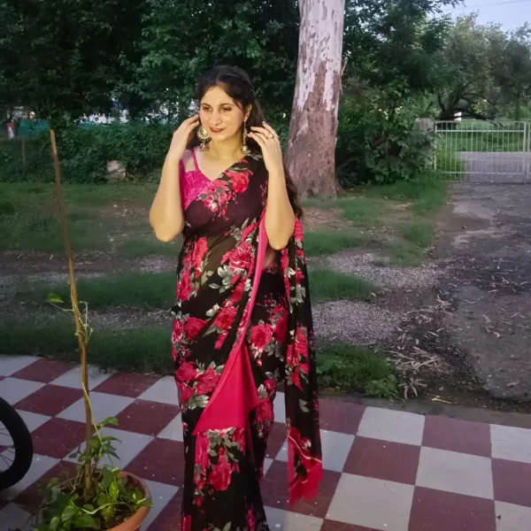 Women's_Printed_Georgette_Saree_With_Unstitched_Blouse_Piece