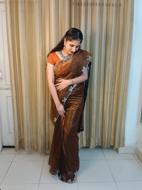 Elegant_Net_Diamond_Lace_Work_Saree_with_Unstitched_Blouse