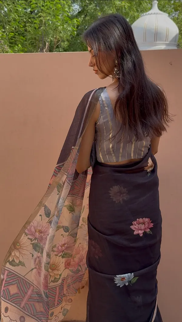 Women's_Printed_Cotton_Linen_Saree_With_Unstitched_Blouse_Piece