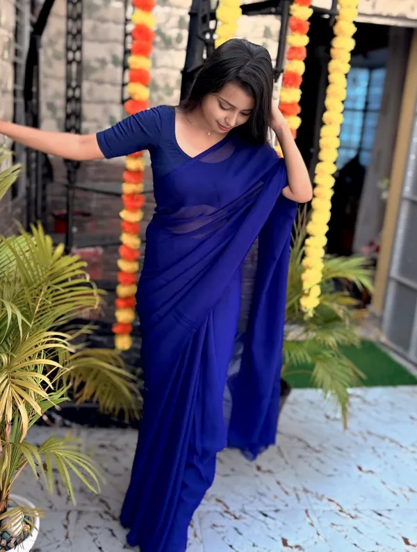Women's_Plain_Georgette_Saree_With_Unstitched_Blouse_Piece