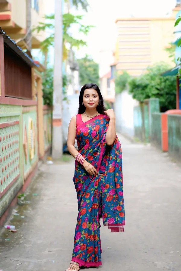 Women's_Printed_Georgette_Saree_With_Unstitched_Blouse_Piece