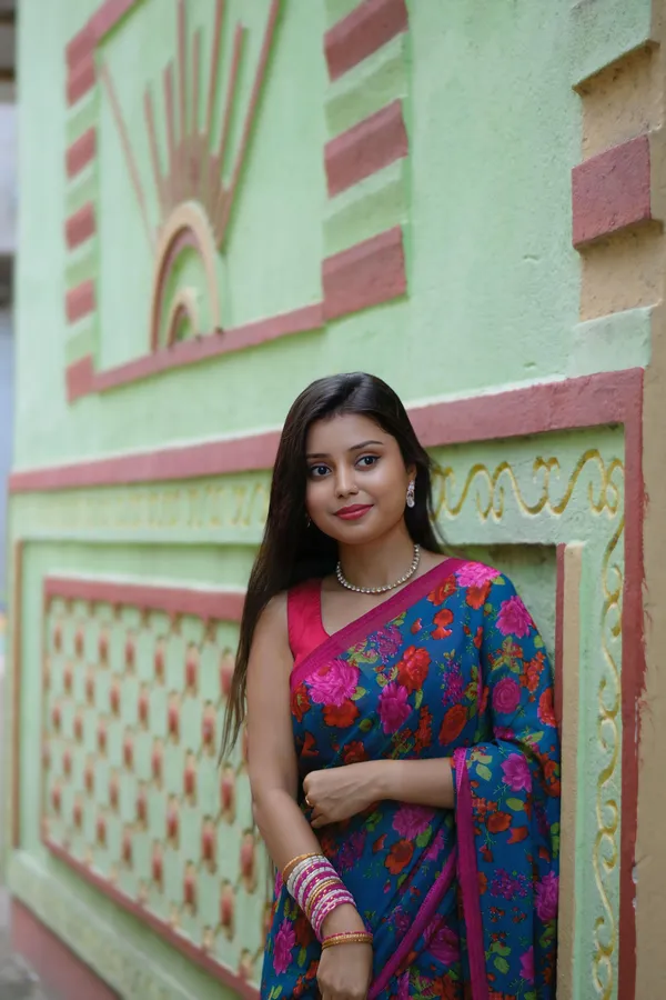 Women's_Printed_Georgette_Saree_With_Unstitched_Blouse_Piece