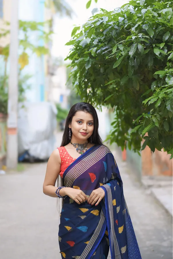 Women's_Printed_Georgette_Saree_With_Unstitched_Blouse_Piece