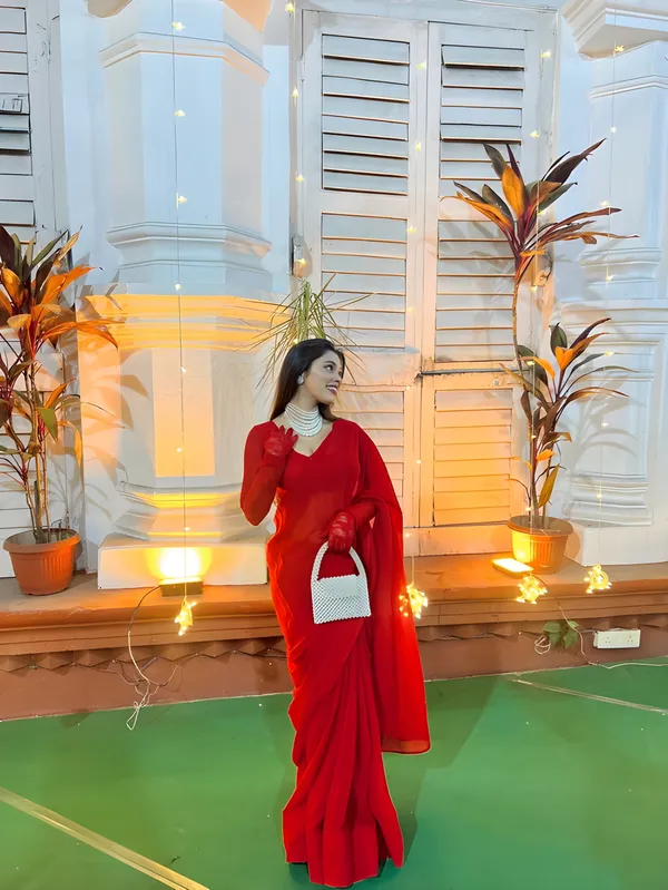 Plain_Dyed_Daily_Wear_Georgette_Saree_With_Unstitched_Blouse_Piece