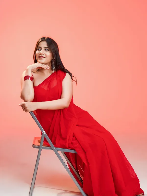 Plain_Dyed_Daily_Wear_Georgette_Saree_With_Unstitched_Blouse_Piece