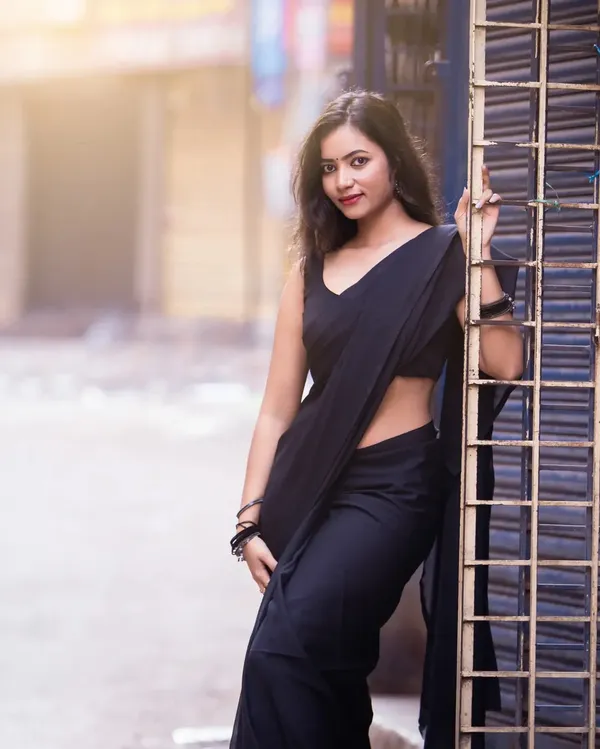 Plain_Dyed_Daily_Wear_Georgette_Saree_With_Unstitched_Blouse_Piece