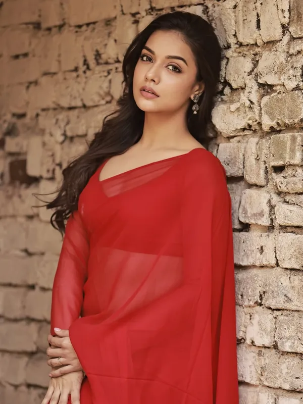 Plain_Dyed_Daily_Wear_Georgette_Saree_With_Unstitched_Blouse_Piece