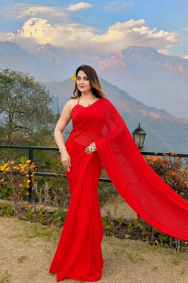 Plain_Dyed_Daily_Wear_Georgette_Saree_With_Unstitched_Blouse_Piece
