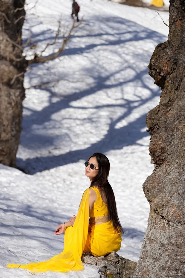 Plain_Dyed_Daily_Wear_Georgette_Saree_With_Unstitched_Blouse_Piece