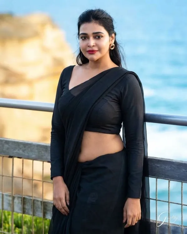 Plain_Dyed_Daily_Wear_Georgette_Saree_With_Unstitched_Blouse_Piece