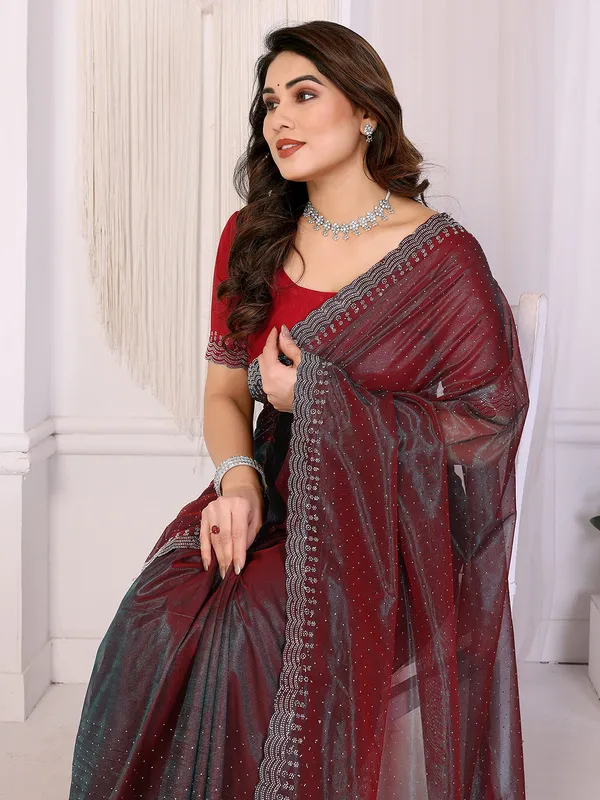 Shining_Net_Fabric_Diamond_Lace_Border_Saree_With_Unstitched_Blouse_Piece_(Red)