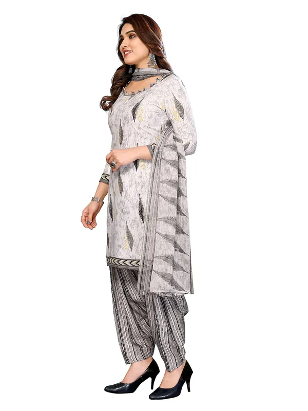 Unstitched_Crepe_Salwar_Suit_Material_Floral_Print,_Paisley