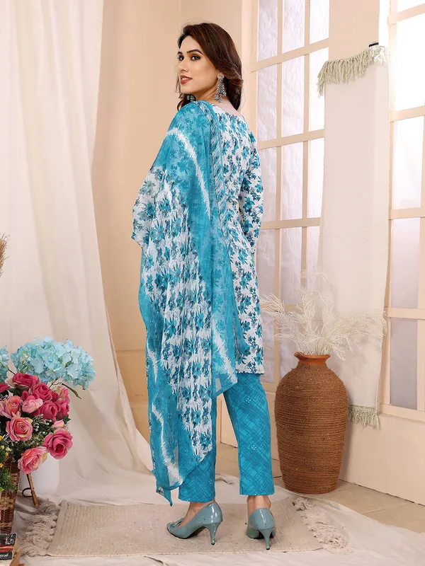 Crepe_Floral_Print,_Striped_Salwar_Suit_Material
