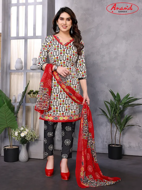 Crepe_Paisley,_Geometric_Print_Salwar_Suit_Material