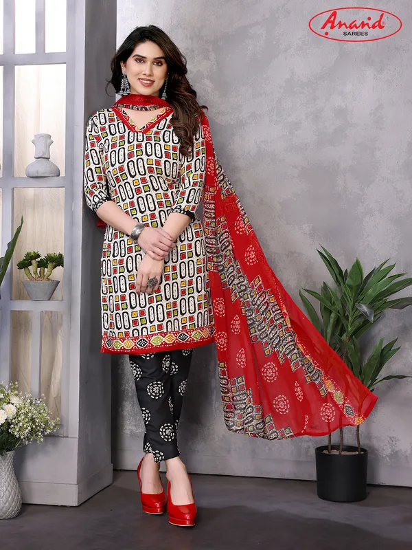Crepe_Paisley,_Geometric_Print_Salwar_Suit_Material
