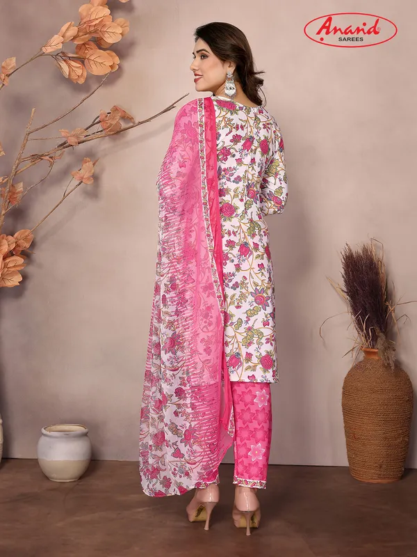 Unstitched_Crepe_Salwar_Suit_Material_Floral_Print,_Paisley