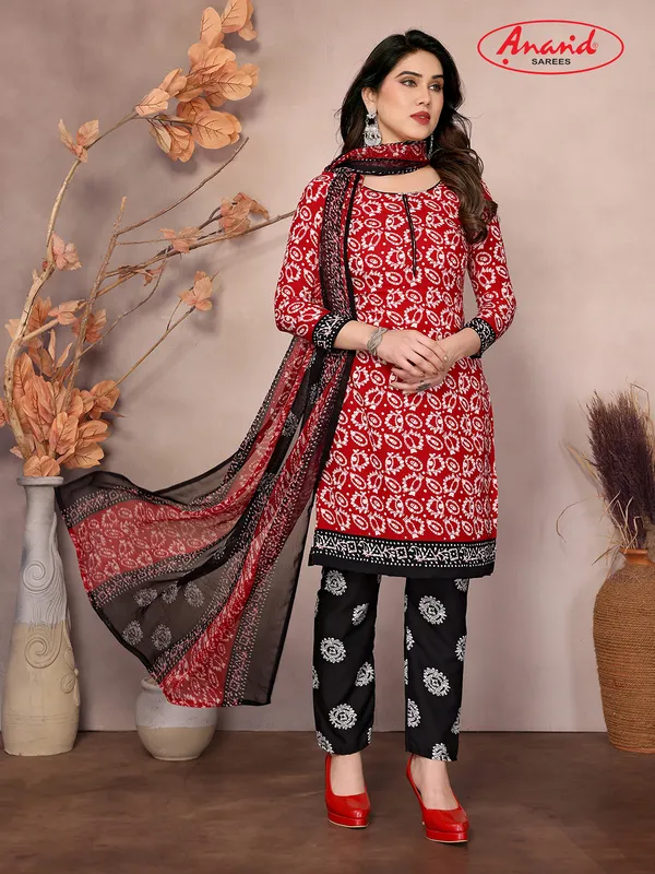 Unstitched_Crepe_Salwar_Suit_Material_Floral_Print,_Paisley