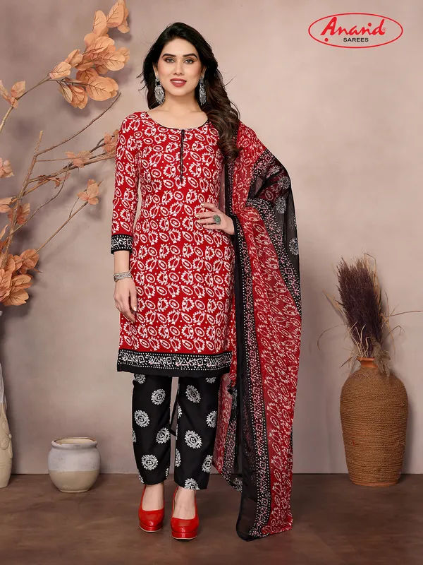 Unstitched_Crepe_Salwar_Suit_Material_Floral_Print,_Paisley