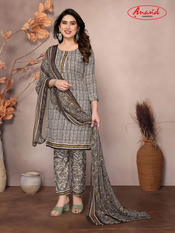 Unstitched_Crepe_Salwar_Suit_Material_Floral_Print,_Paisley