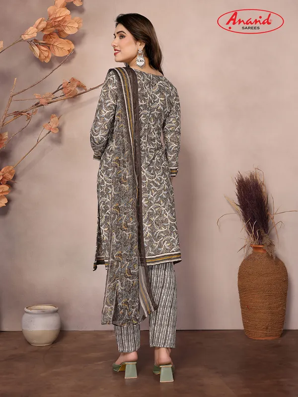 Unstitched_Crepe_Salwar_Suit_Material_Floral_Print,_Paisley