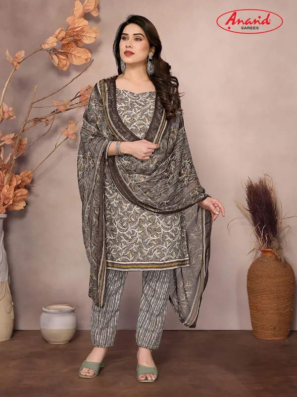 Unstitched_Crepe_Salwar_Suit_Material_Floral_Print,_Paisley