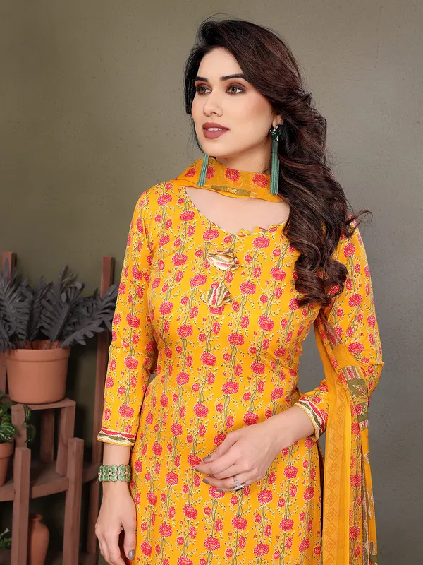 Crepe_Floral_Print,_Striped_Salwar_Suit_Material