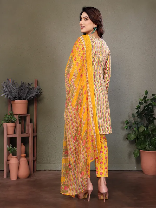Crepe_Floral_Print,_Striped_Salwar_Suit_Material