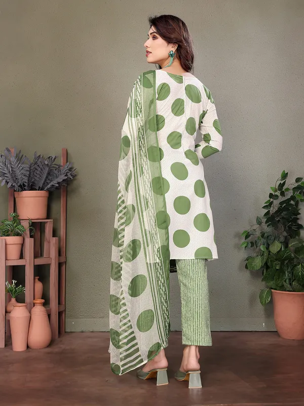 Crepe_Floral_Print,_Striped_Salwar_Suit_Material
