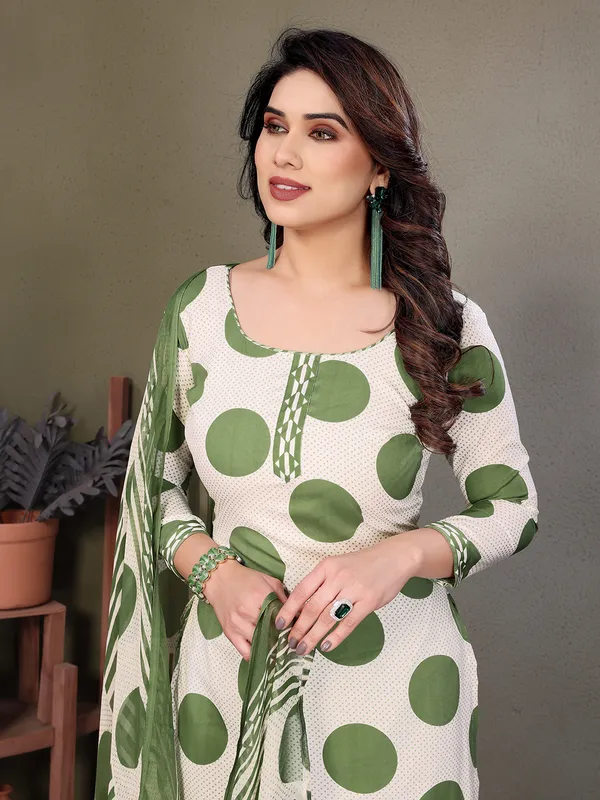 Crepe_Floral_Print,_Striped_Salwar_Suit_Material