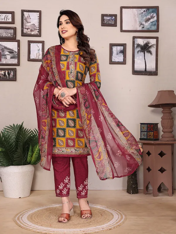 ANAND_Crepe_Floral_Print,_Paisley_Salwar_Suit_Material