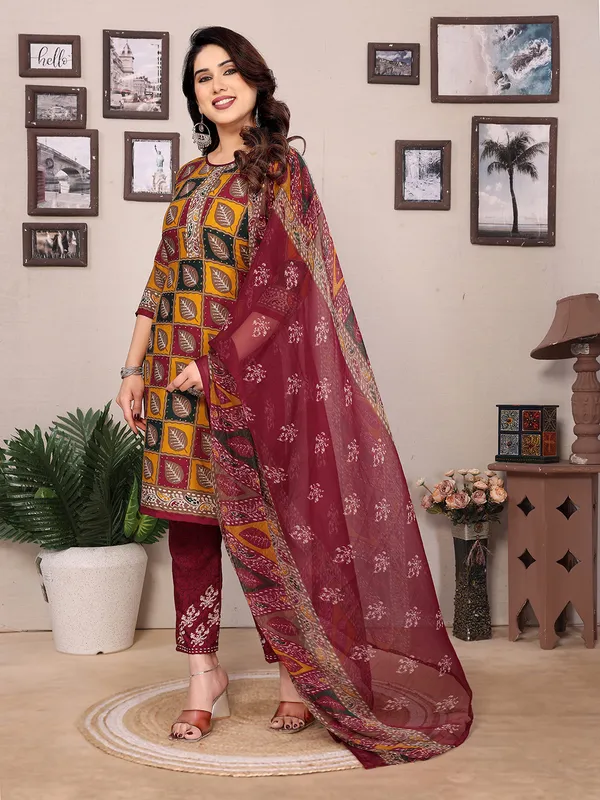 ANAND_Crepe_Floral_Print,_Paisley_Salwar_Suit_Material
