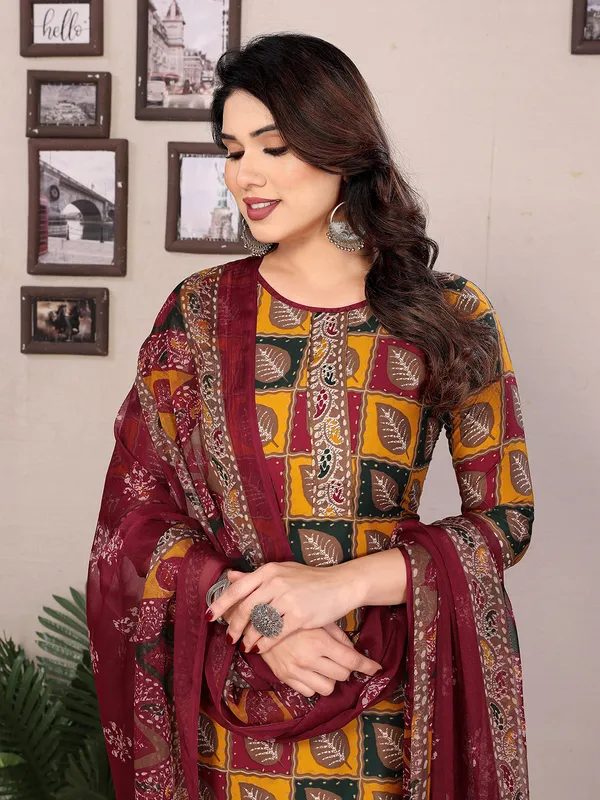 ANAND_Crepe_Floral_Print,_Paisley_Salwar_Suit_Material