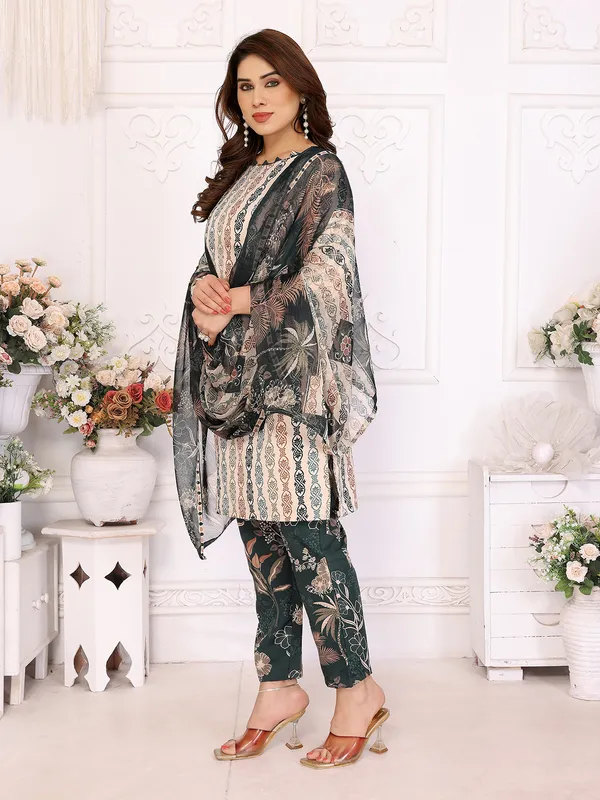 ANAND_Crepe_Floral_Print,_Paisley_Salwar_Suit_Material