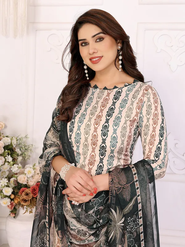 ANAND_Crepe_Floral_Print,_Paisley_Salwar_Suit_Material