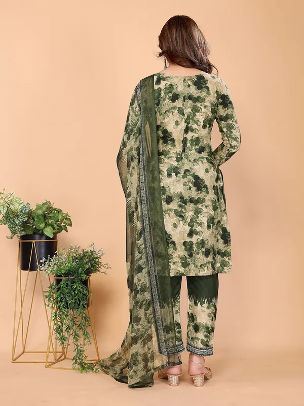 Unstitched_Crepe_Salwar_Suit_Material_Floral_Print,_Paisley