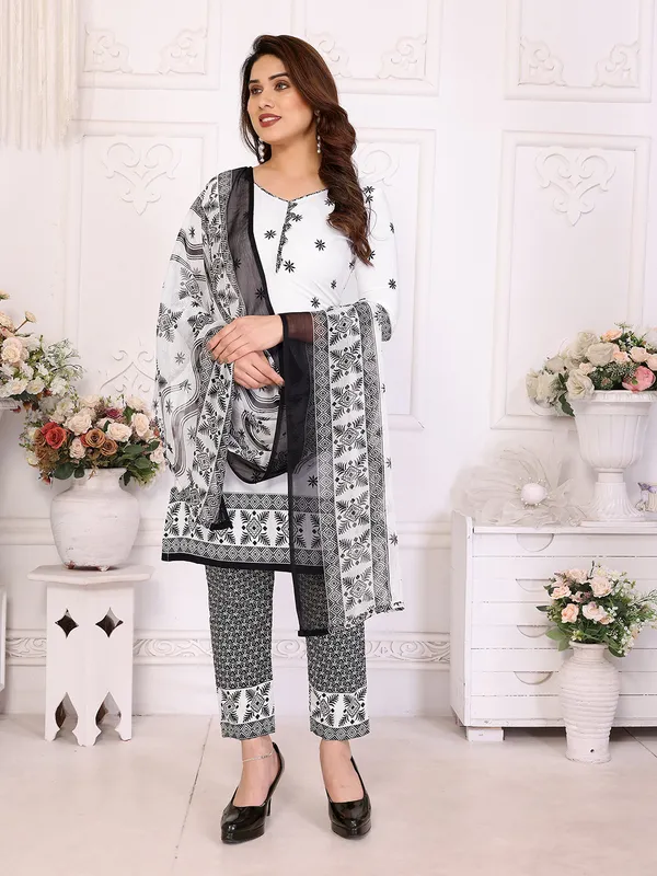 Crepe_Floral_Print,_Striped_Salwar_Suit_Material