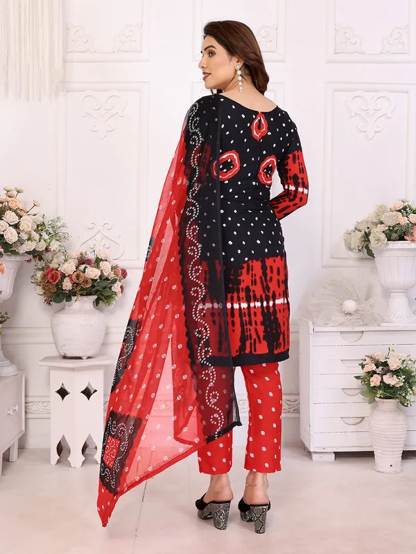 Crepe_Floral_Print,_Striped_Salwar_Suit_Material