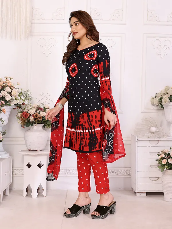 Crepe_Floral_Print,_Striped_Salwar_Suit_Material