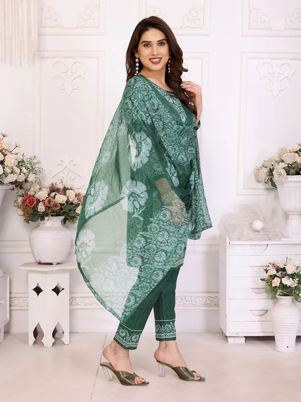 Crepe_Floral_Print,_Striped_Salwar_Suit_Material