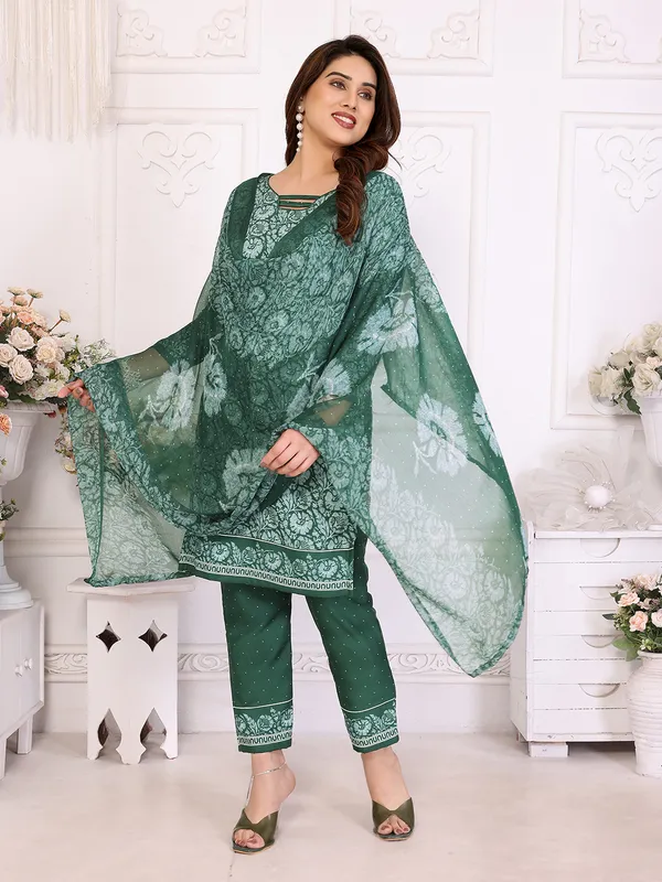 Crepe_Floral_Print,_Striped_Salwar_Suit_Material