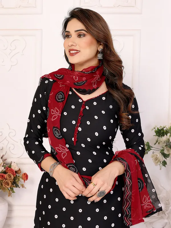 ANAND_Crepe_Floral_Print,_Paisley_Salwar_Suit_Material