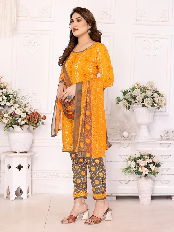 ANAND_Crepe_Floral_Print,_Paisley_Salwar_Suit_Material