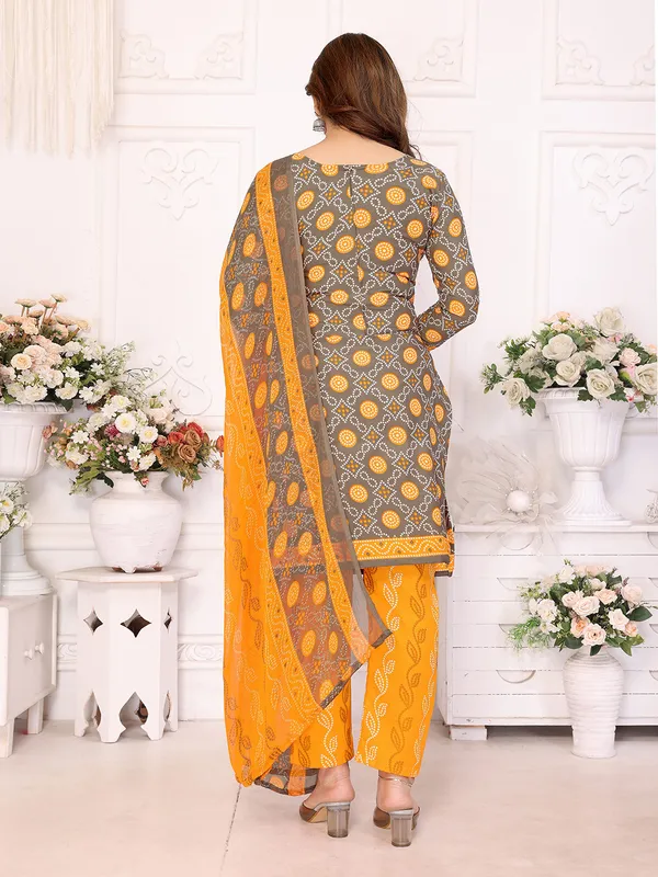 ANAND_Crepe_Floral_Print,_Paisley_Salwar_Suit_Material