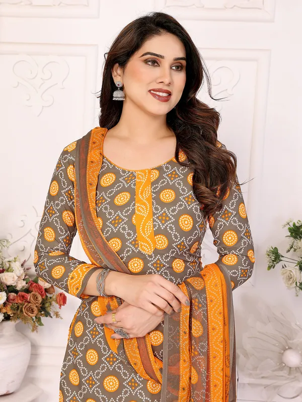 ANAND_Crepe_Floral_Print,_Paisley_Salwar_Suit_Material
