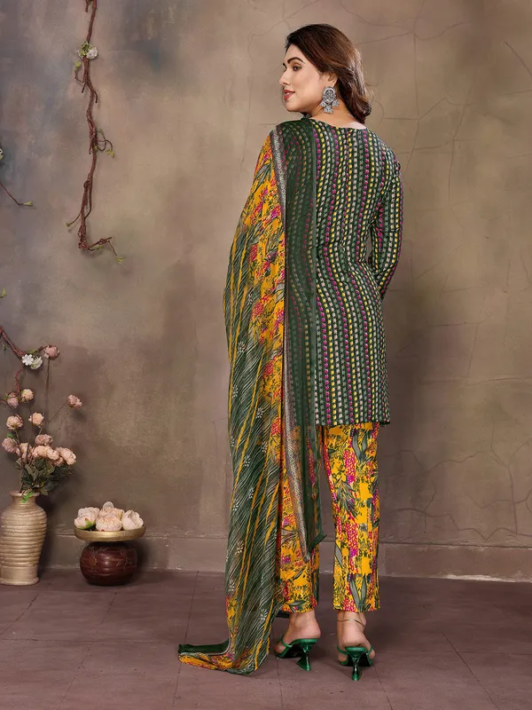 ANAND_Crepe_Floral_Print,_Paisley_Salwar_Suit_Material