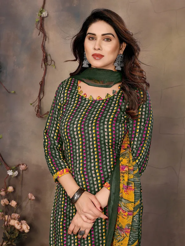 ANAND_Crepe_Floral_Print,_Paisley_Salwar_Suit_Material
